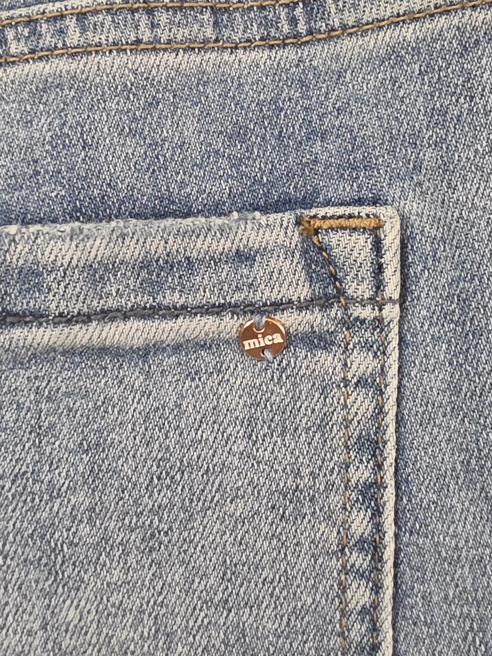Mica High Rise Crop Flare Shark Hem Jeans Light Wash Stretch Denim Womens 30 - Picture 6 of 12